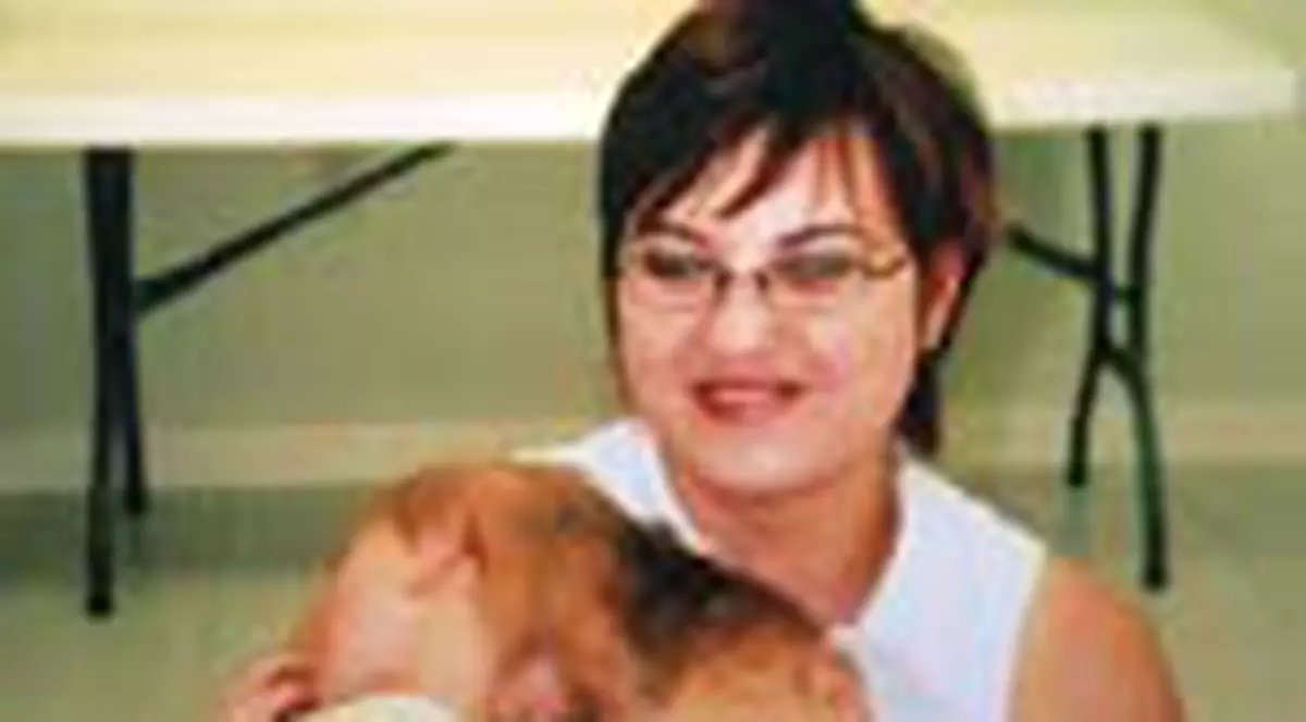 Canta si se imbraca in printese