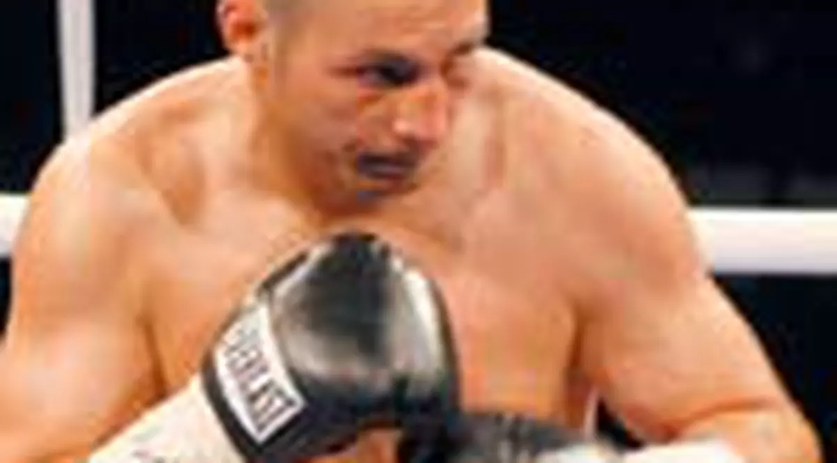 Adrian Diaconu boxeaza  totusi cu Rico Hoye