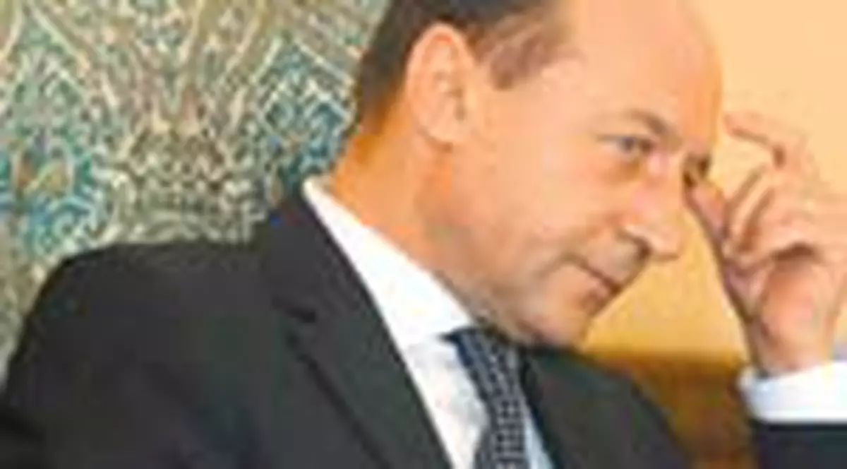 Basescu, decapitat