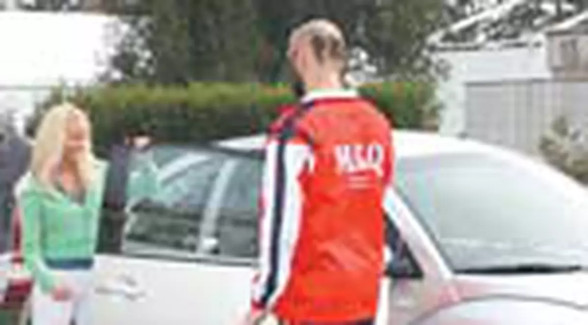 Laura Cosoi si-a luat 'broscuta'