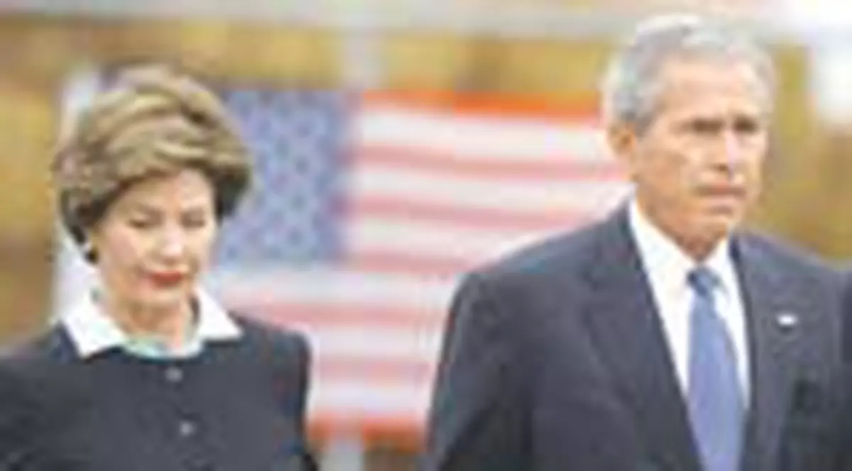 'Lui George W. Bush nu-i pasa de Laura'