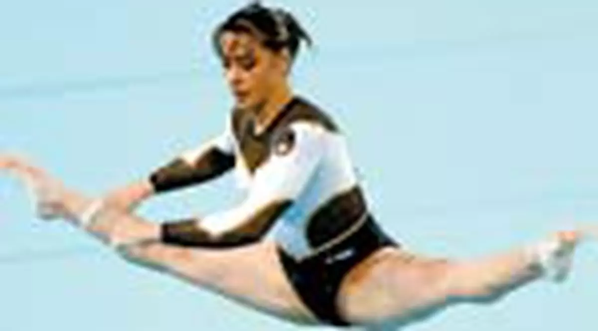 Teodora Ungureanu o ajuta pe Catalina Ponor