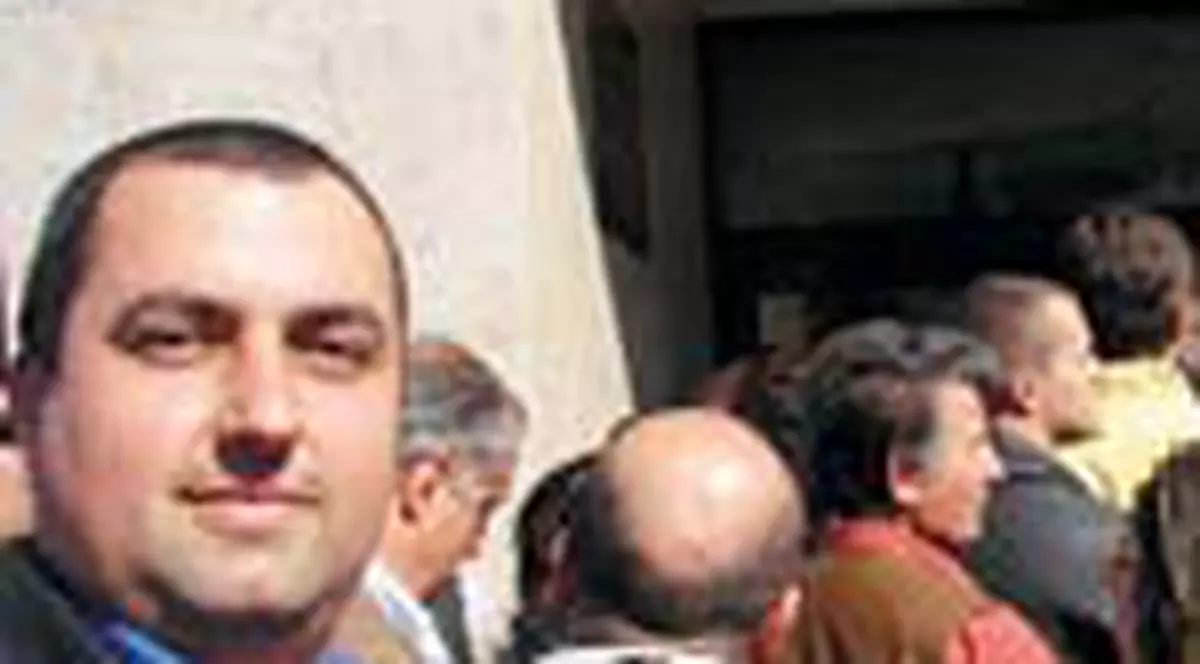 Bataie pe banii de la Guvern!