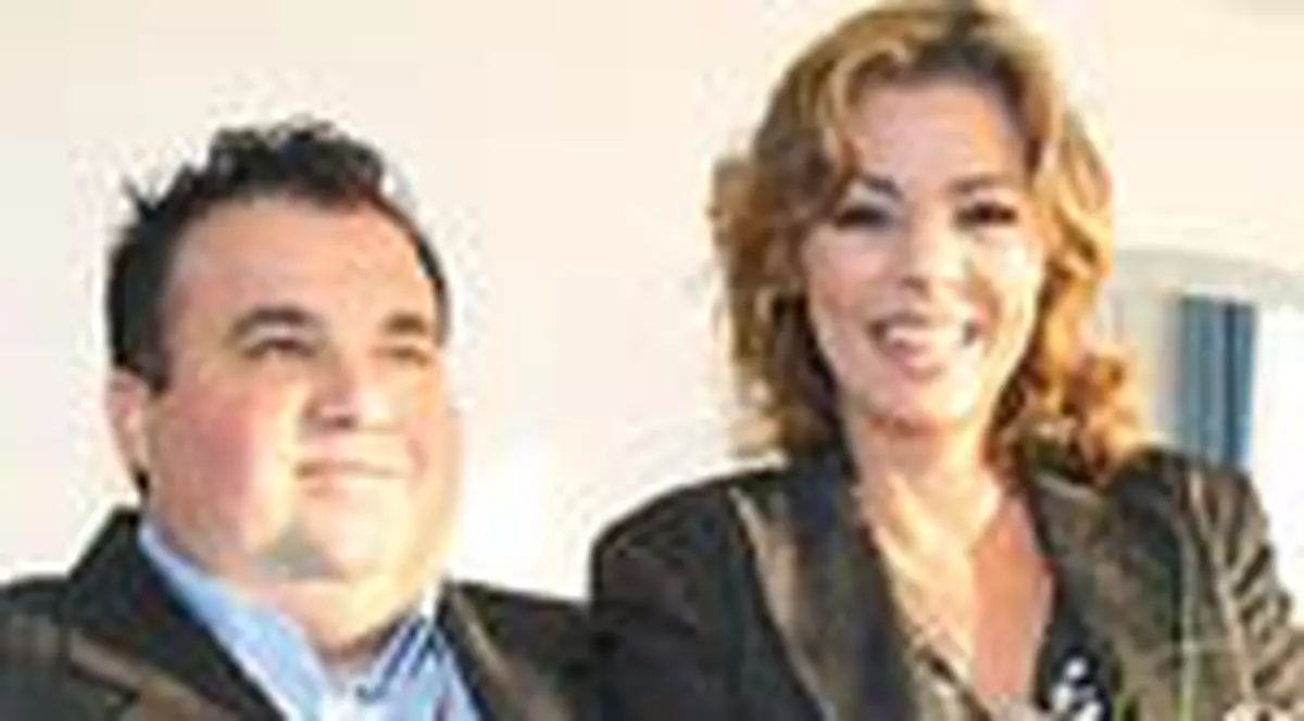 Sandra primeste zacusca prin posta