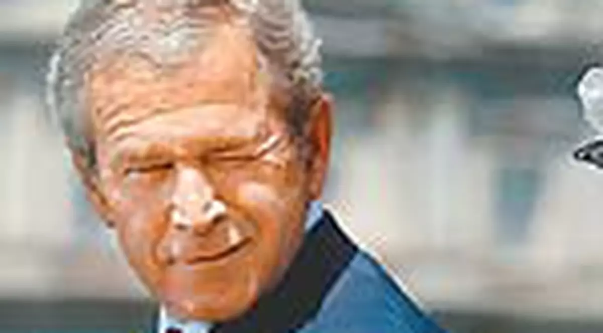 Bush i-a facut cu ochiul Reginei 