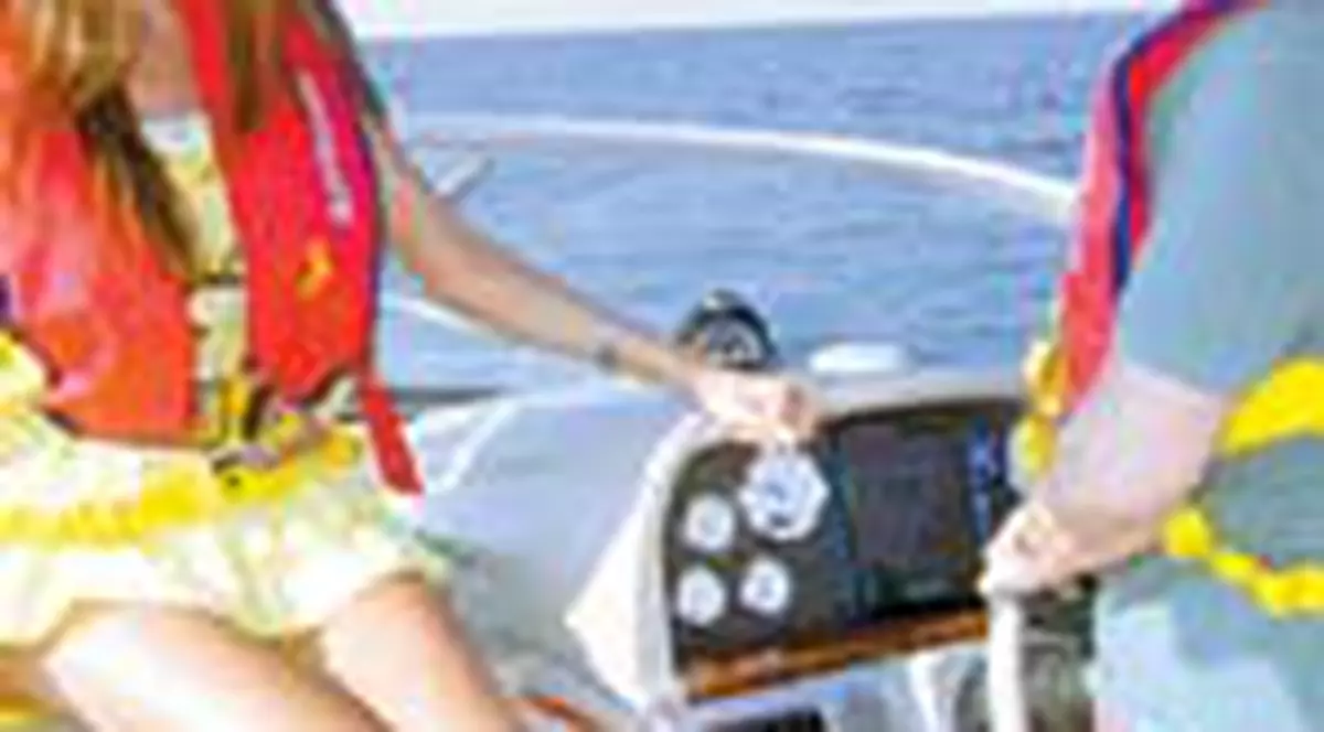 'Miliardarii incurca programul canotorilor'