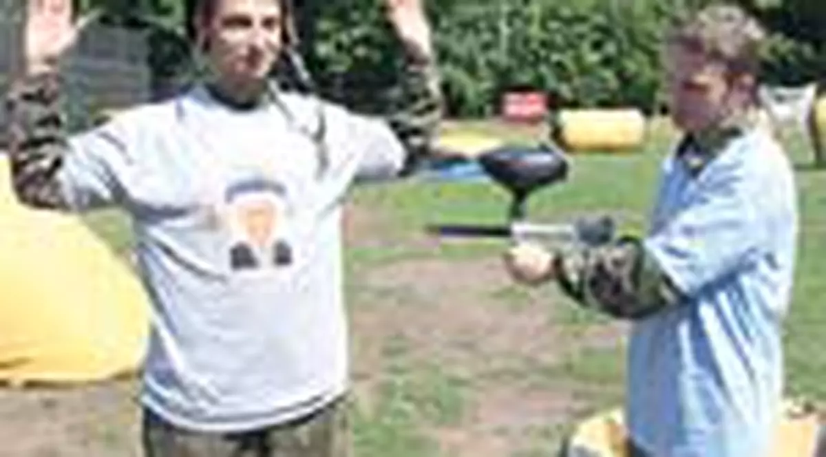 Basescu, 'impuscat' de PRM si PSD 