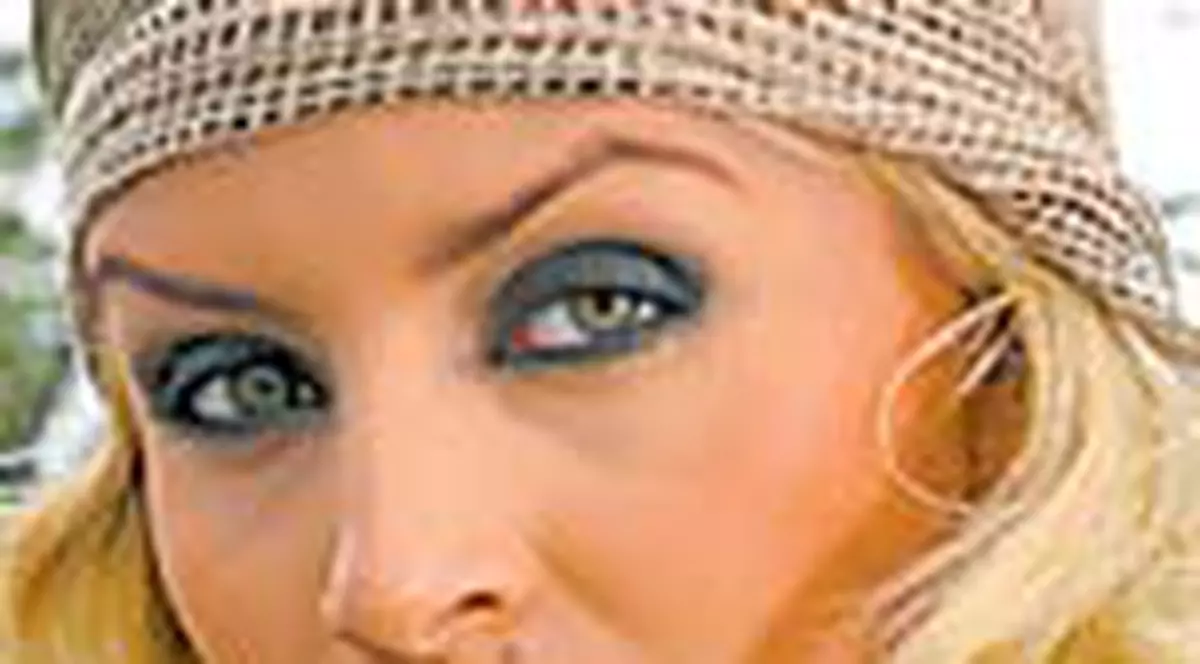 Adina Halas conduce 'Comando Romania'