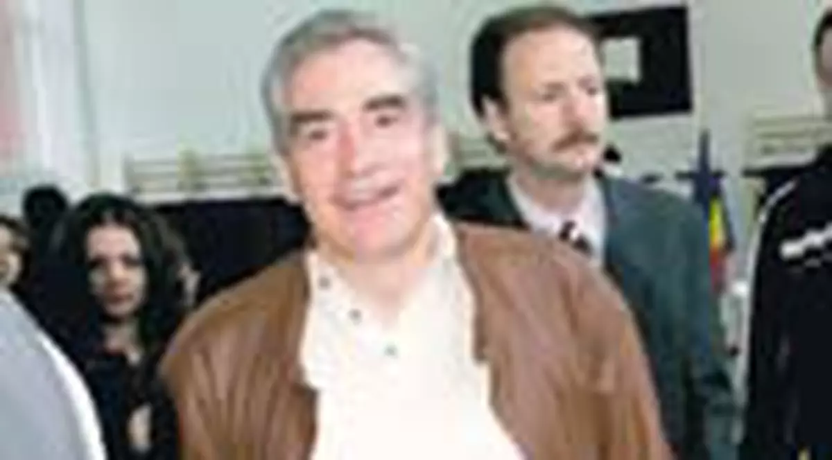 Petre Roman are copil din flori