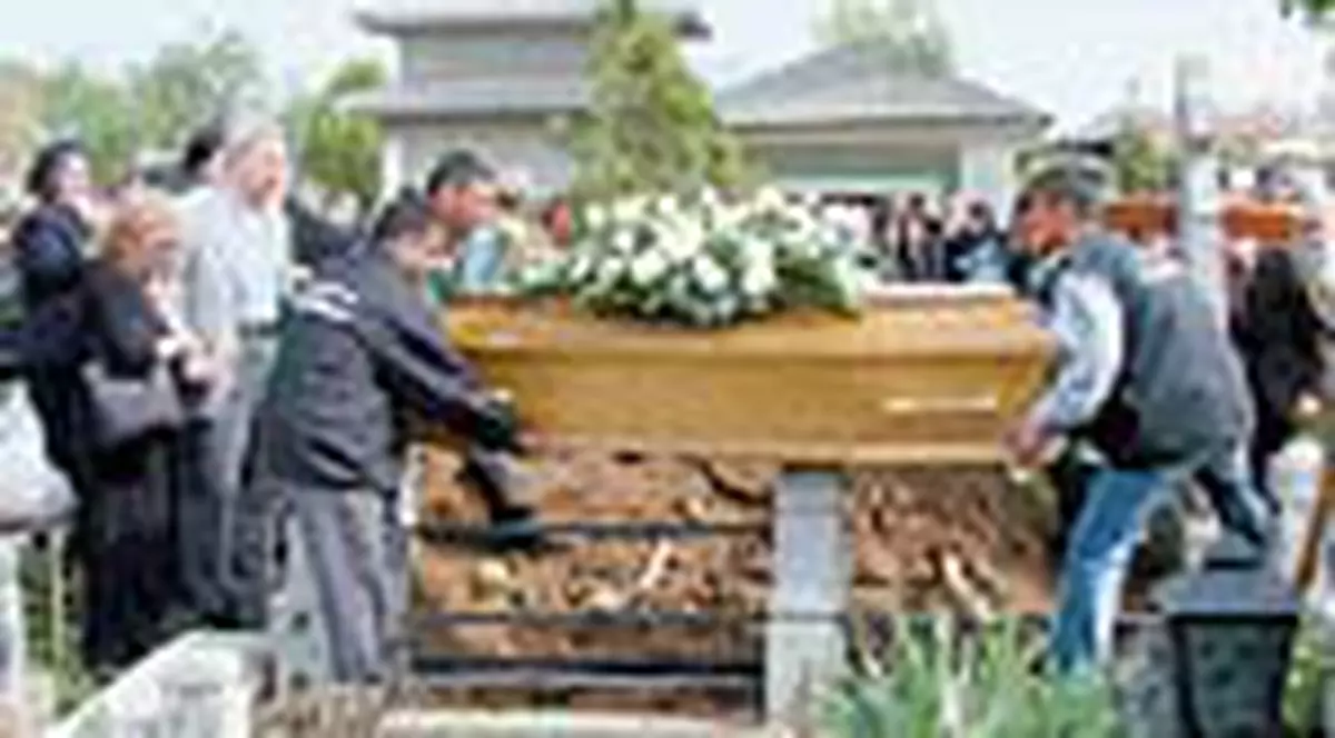 'Timp de sase luni a muncit nonstop'