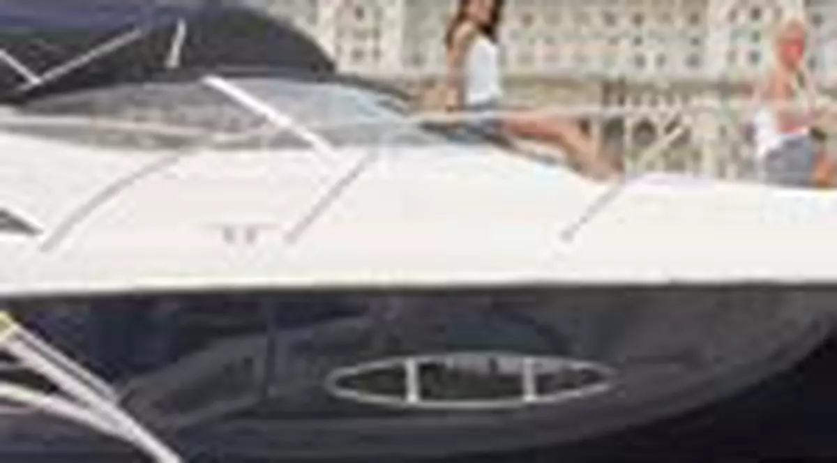 Iaht de 350.000 euro in centrul Capitalei