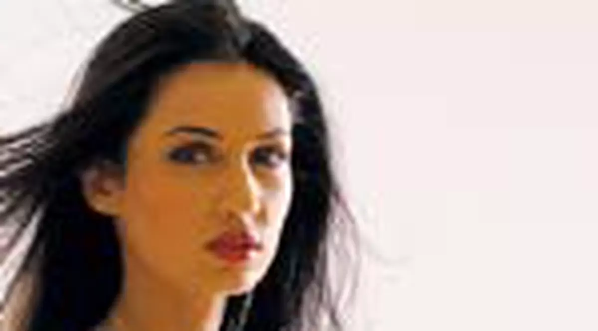 Nicoleta umbla cu merele in geanta