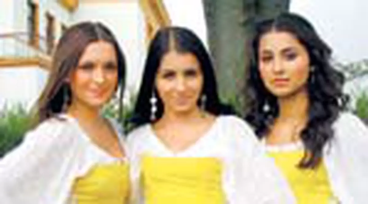 Trupa Etnic isi face magazin de ii on-line