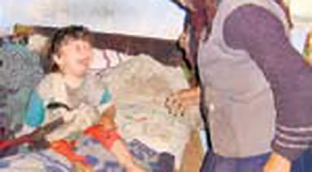 'L-am legat sa nu cada din pat'