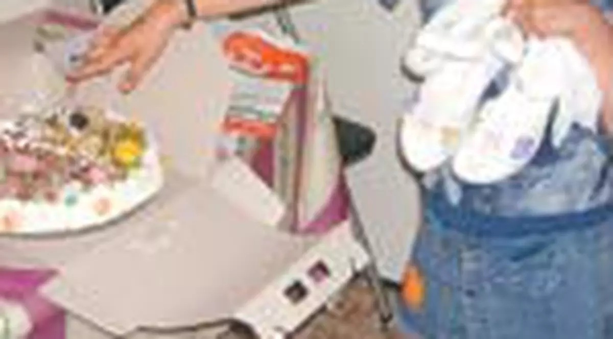 Fetita peste care a cazut acoperisul a implinit 8 ani