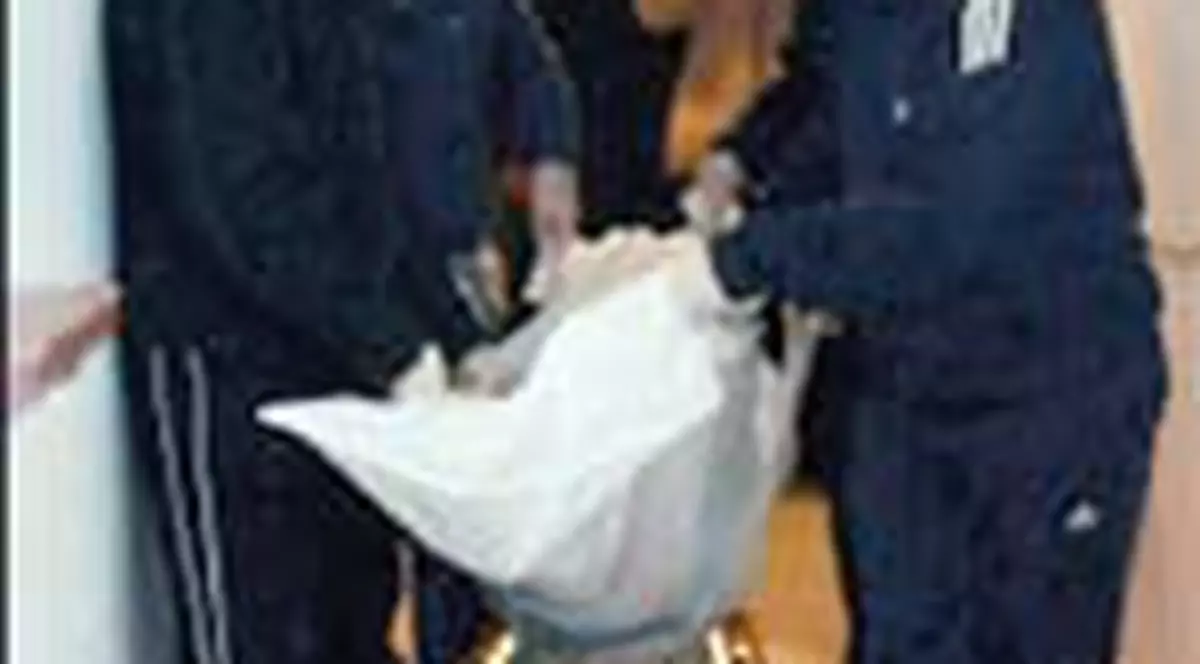 Pensionari italieni, ucisi cu toporul de un roman 