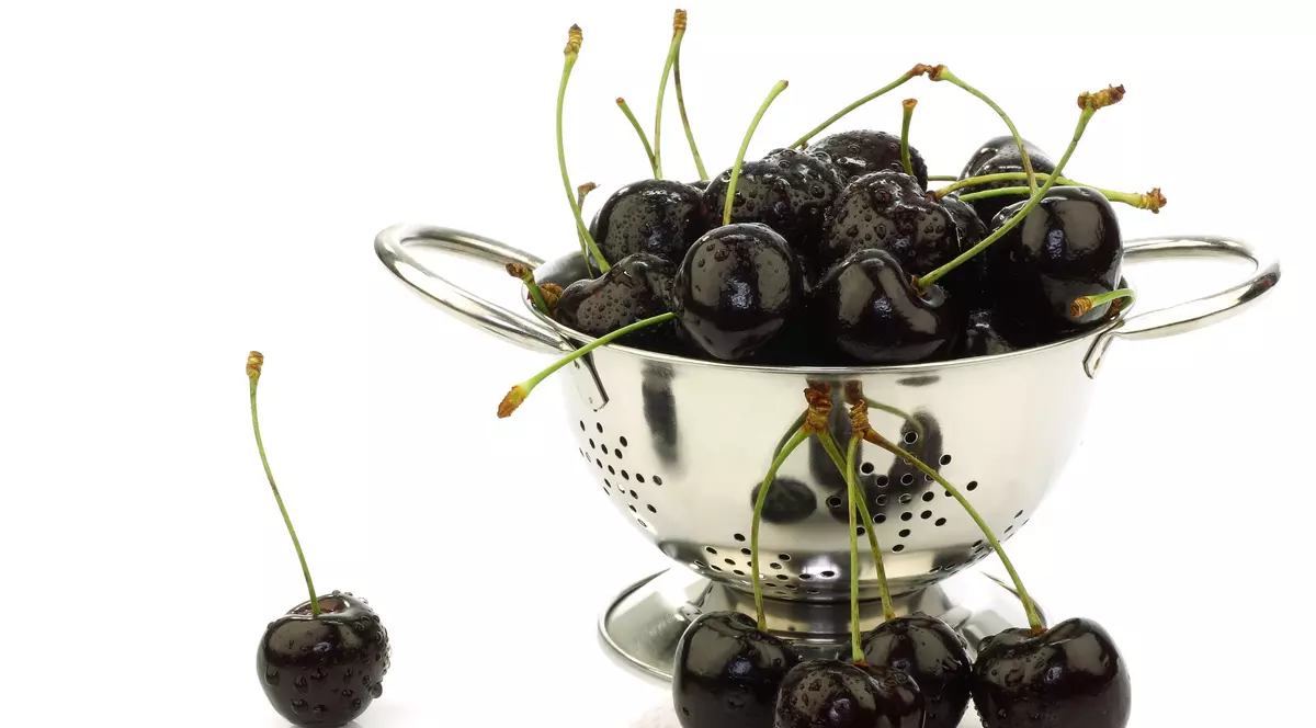 Cireșele amare, fructele-minune ale lunii, perfecte pentru organism