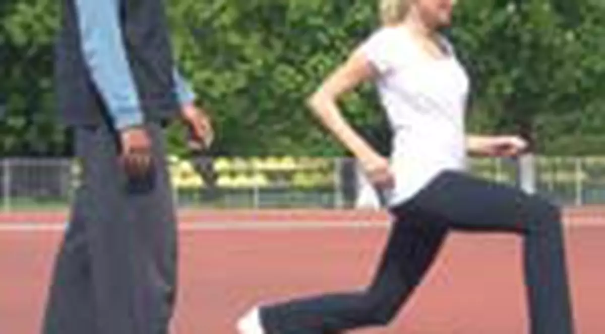 Valentina Pelinel:'Dorm opt ore si fac sport'