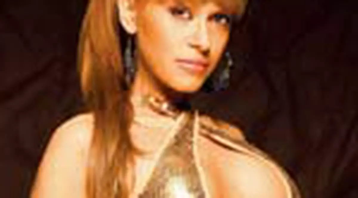 Anda Adam a renuntat la coafor