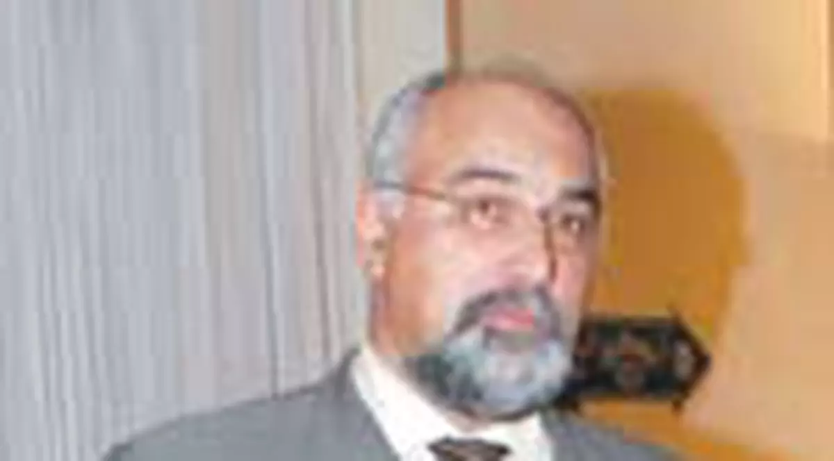 Si-a asezat pianul in birou