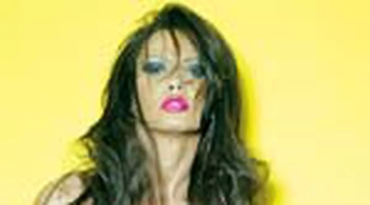 Oana Zavoranu va avea propriul parfum