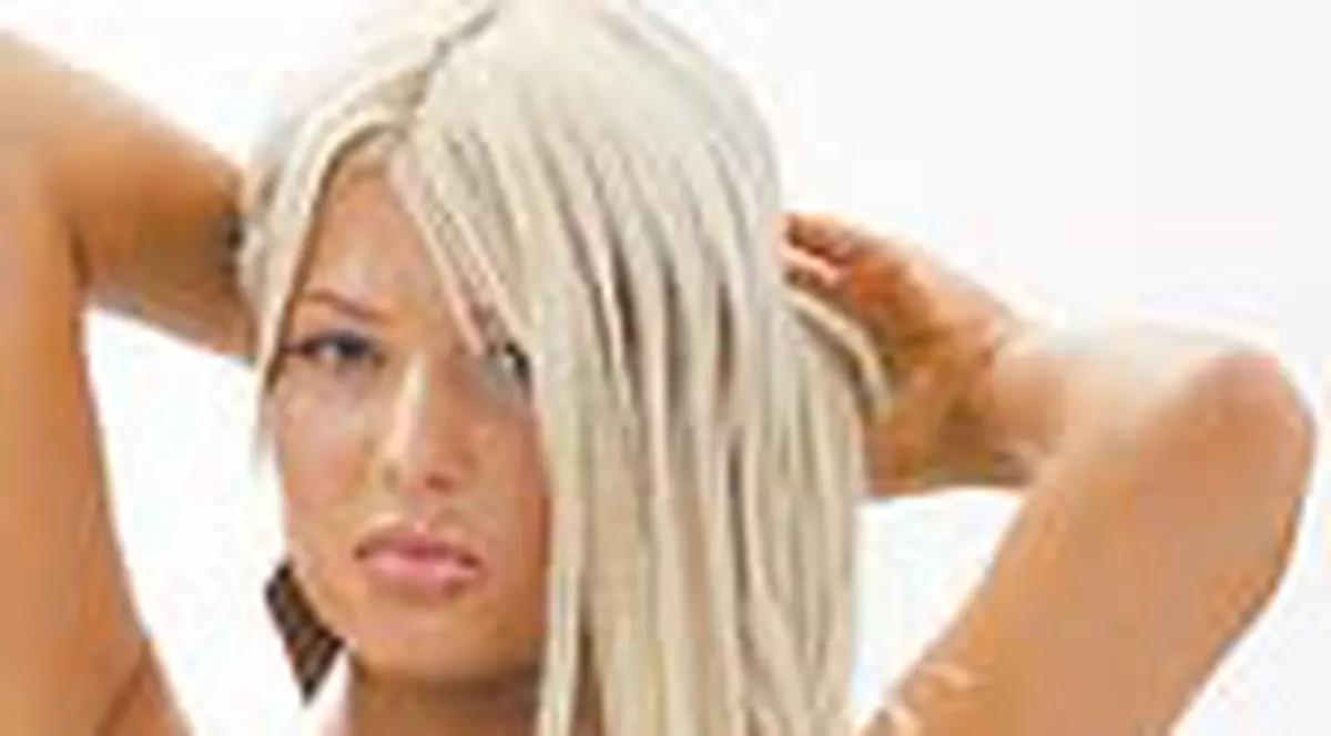 Simona-Sensual se face actrita