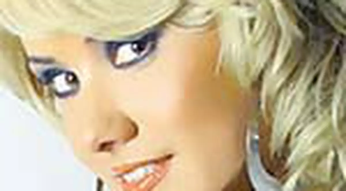 Bebelusa Oana pleaca la Ibiza cu perna dupa ea