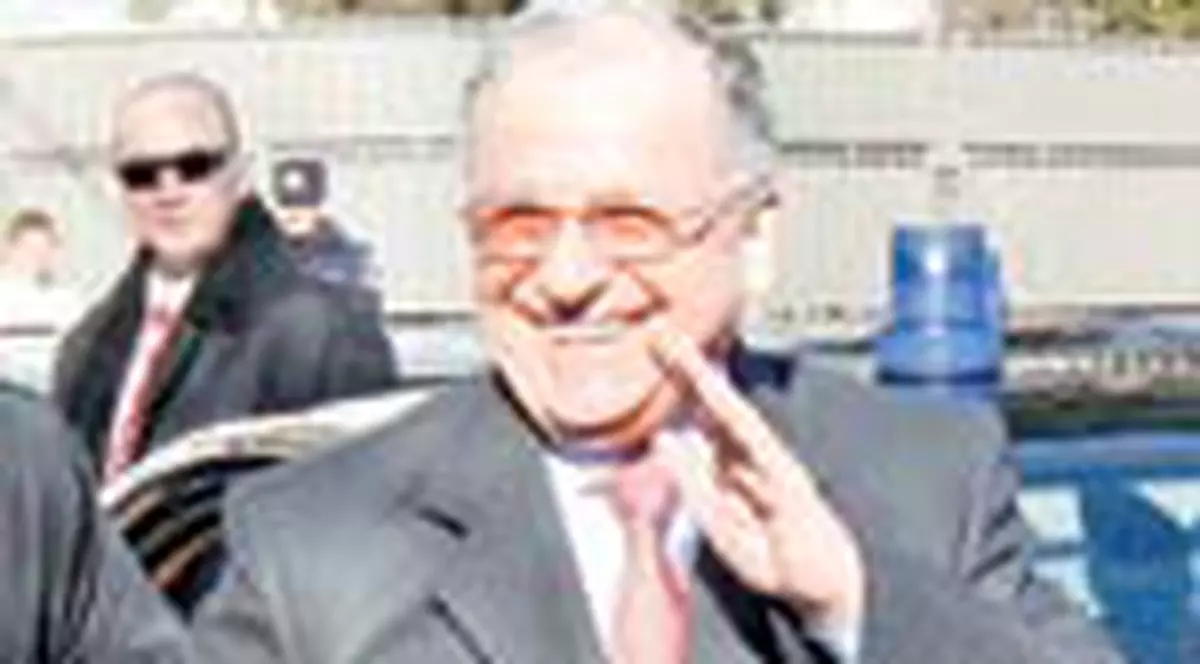 'Iliescu, cand iesi la pensie?'