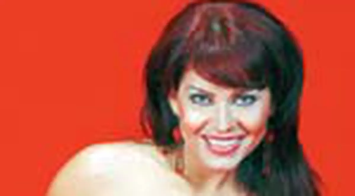 Miki isi face casa cu piscina