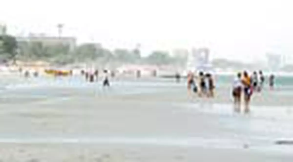 Marea s-a retras 20 de metri