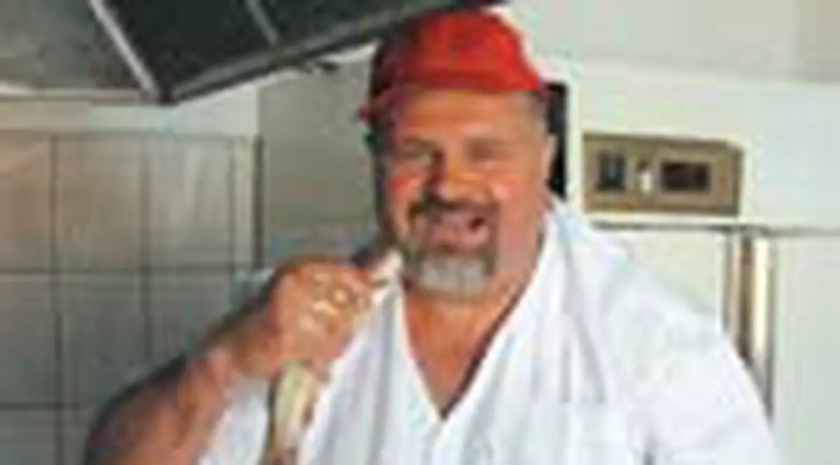 Onaca taie pesti pe plaja