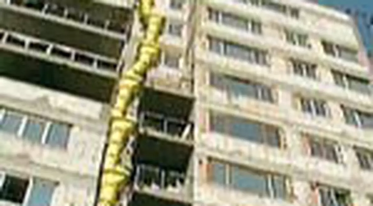 Nepotul milionarului a cazut de la etajul 9