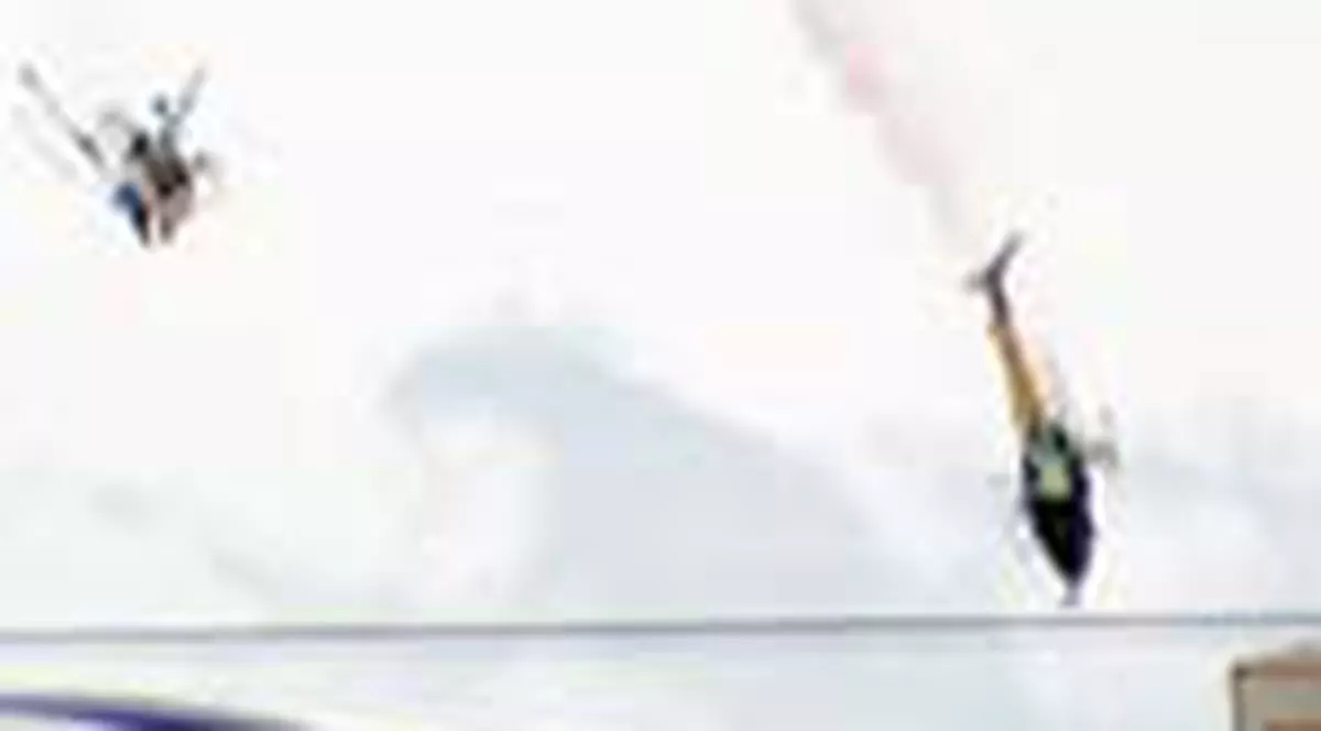 Doua elicoptere de la 'stiri' s-au ciocnit in zbor