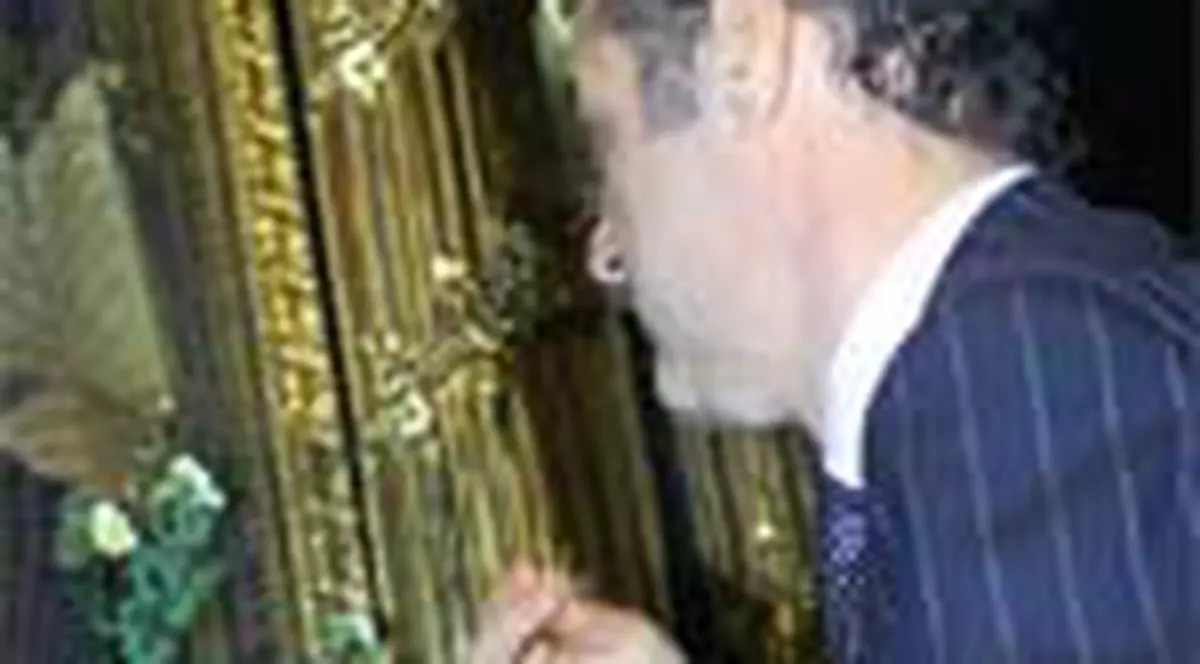 Gigi Becali a bagat o avere in biserici