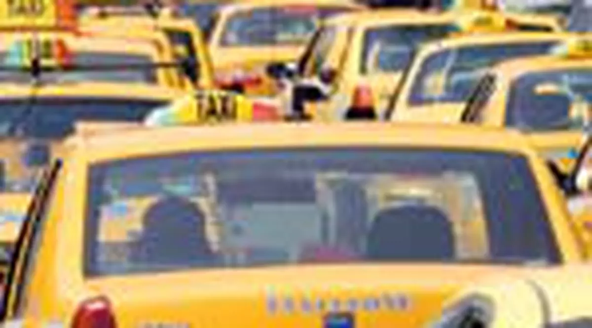 Taximetristii nu mai pot folosi masini inchiriate