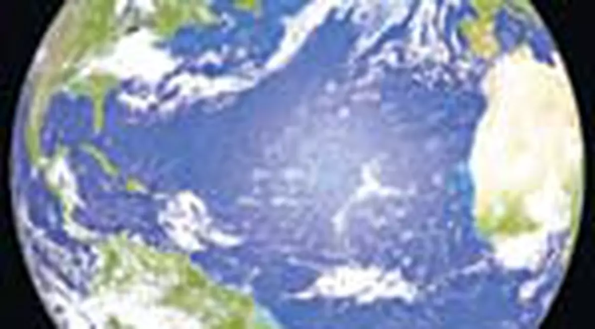 Terra, amenintata de 100 de asteroizi