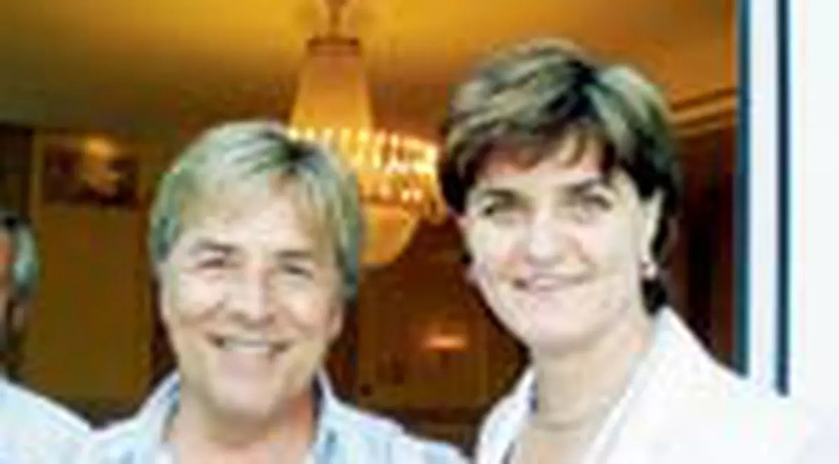 Don Johnson s-a pozat alaturi de Elisabeta Lipa