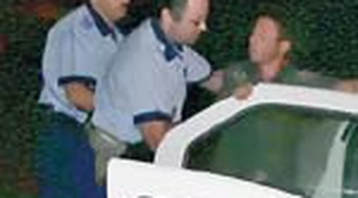 Cersetor batut de un politist