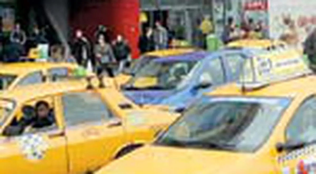 57  de taximetristi pirat, trasi pe dreapta