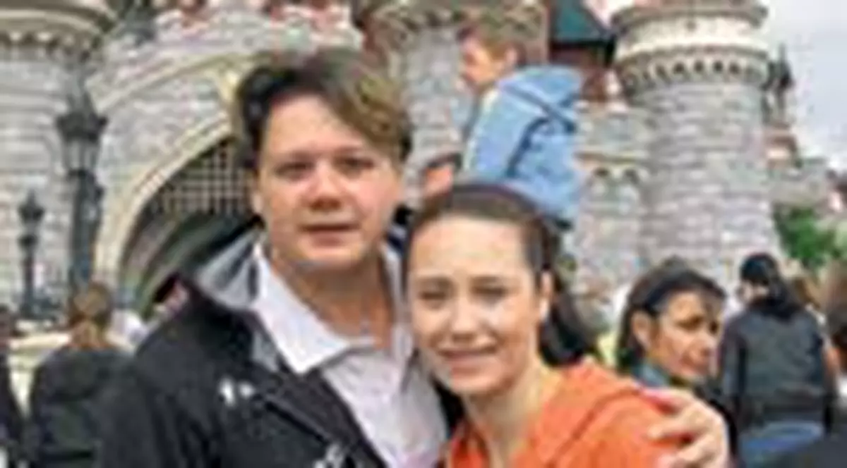 Fuego si-a dus logodnica gravida la Disneyland