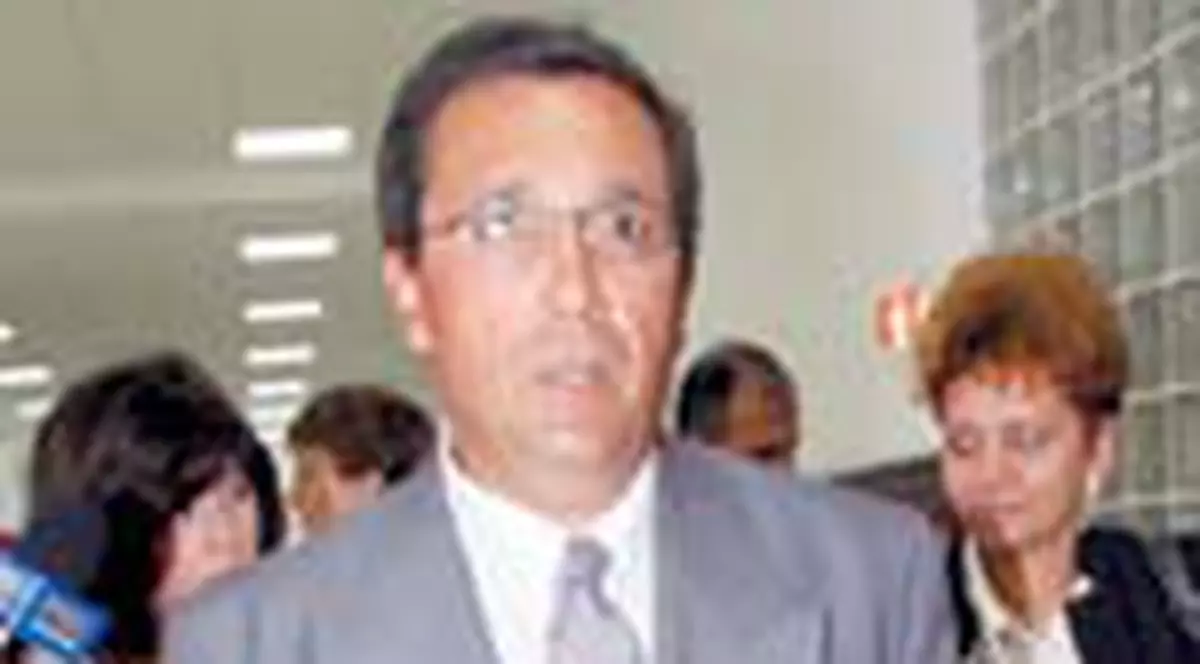 'Voi fi chirurg, chiar daca in alta tara'