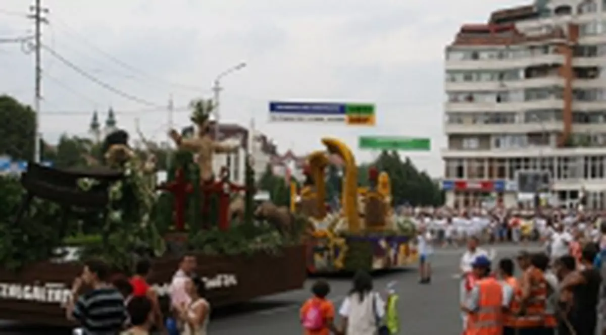 Ora 17.00: Carnavalul florilor, la Oradea