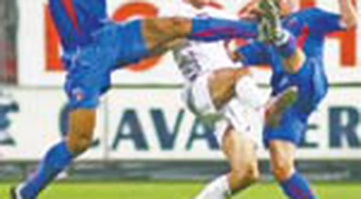 'Hagi stie fotbal cu carul'