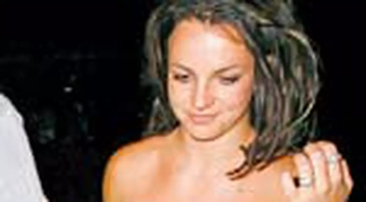 Britney trage 'vanturi' fara   pic de jena