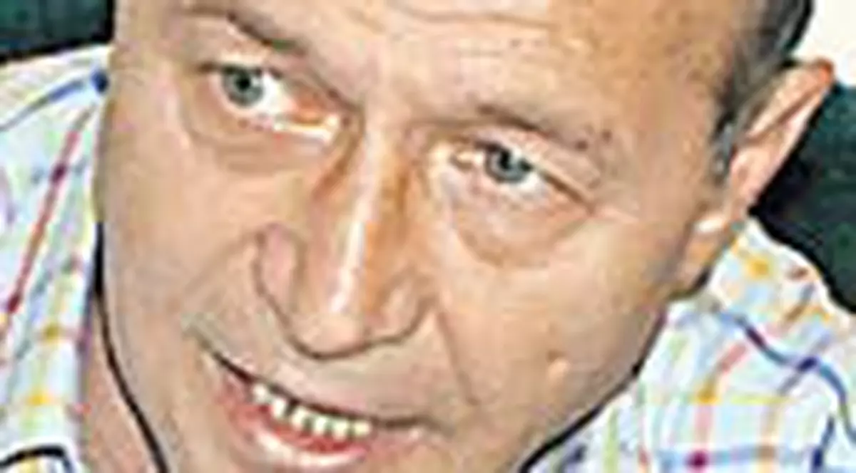 Traian Basescu l-a 'lasat corigent' pe ministrul Adomnitei
