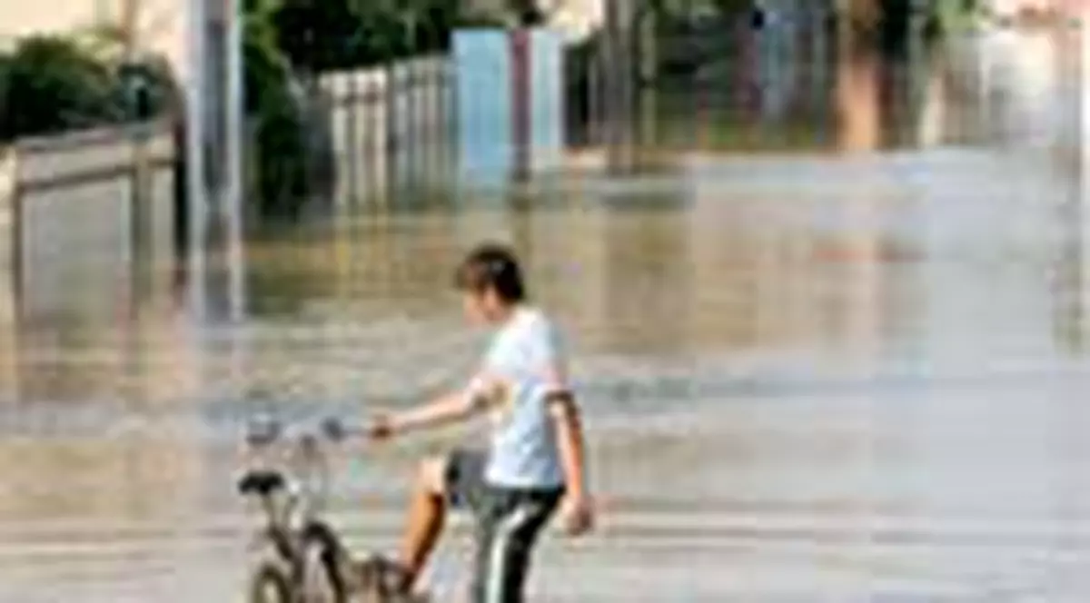 Apele au inghitit Moldova