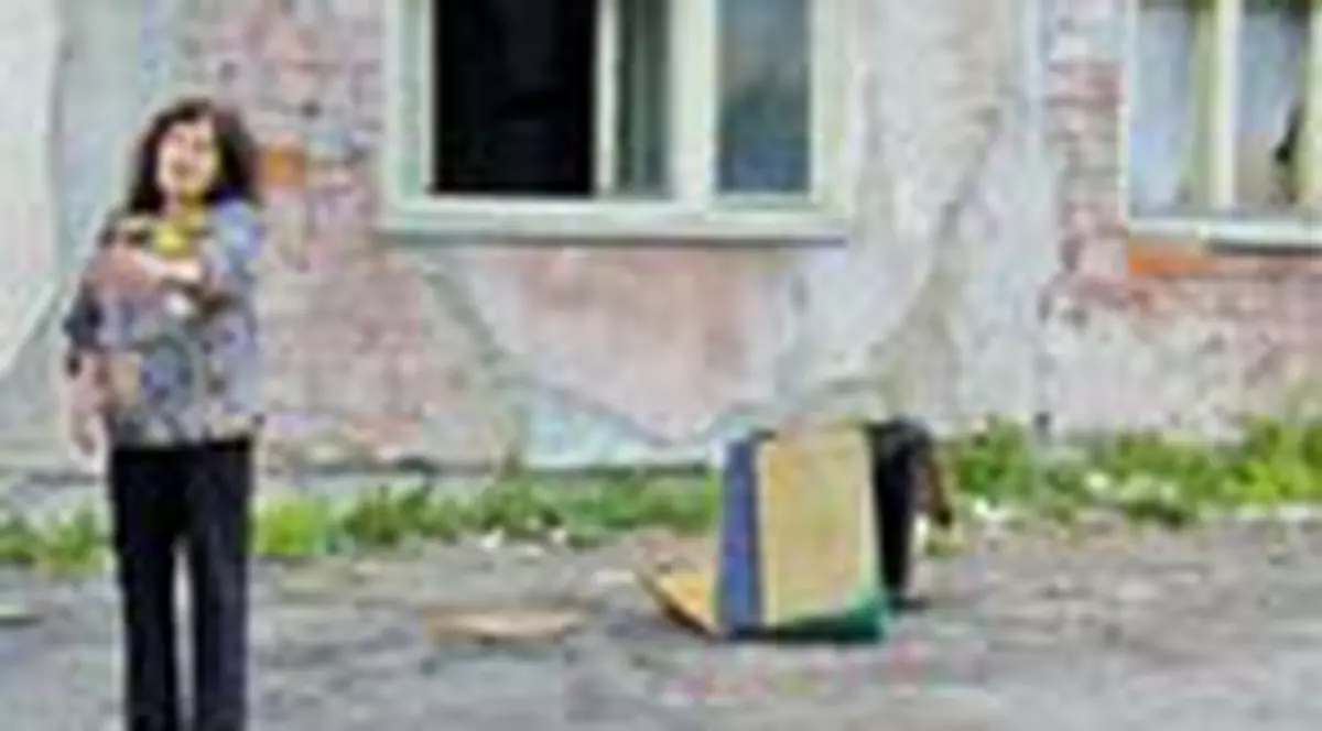 Canapeaua aruncata pe geam a strivit un copil