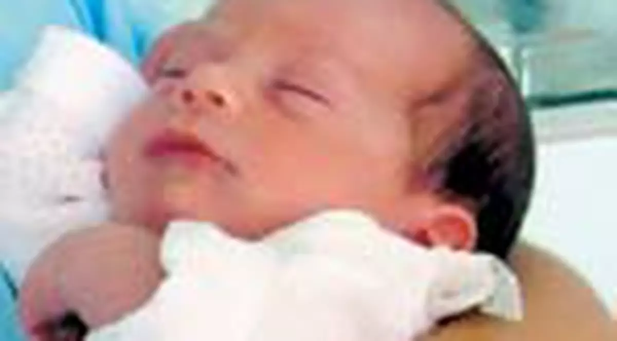 Va avea doi nasi de botez