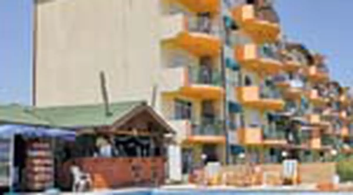 Sunt vecini la mare!