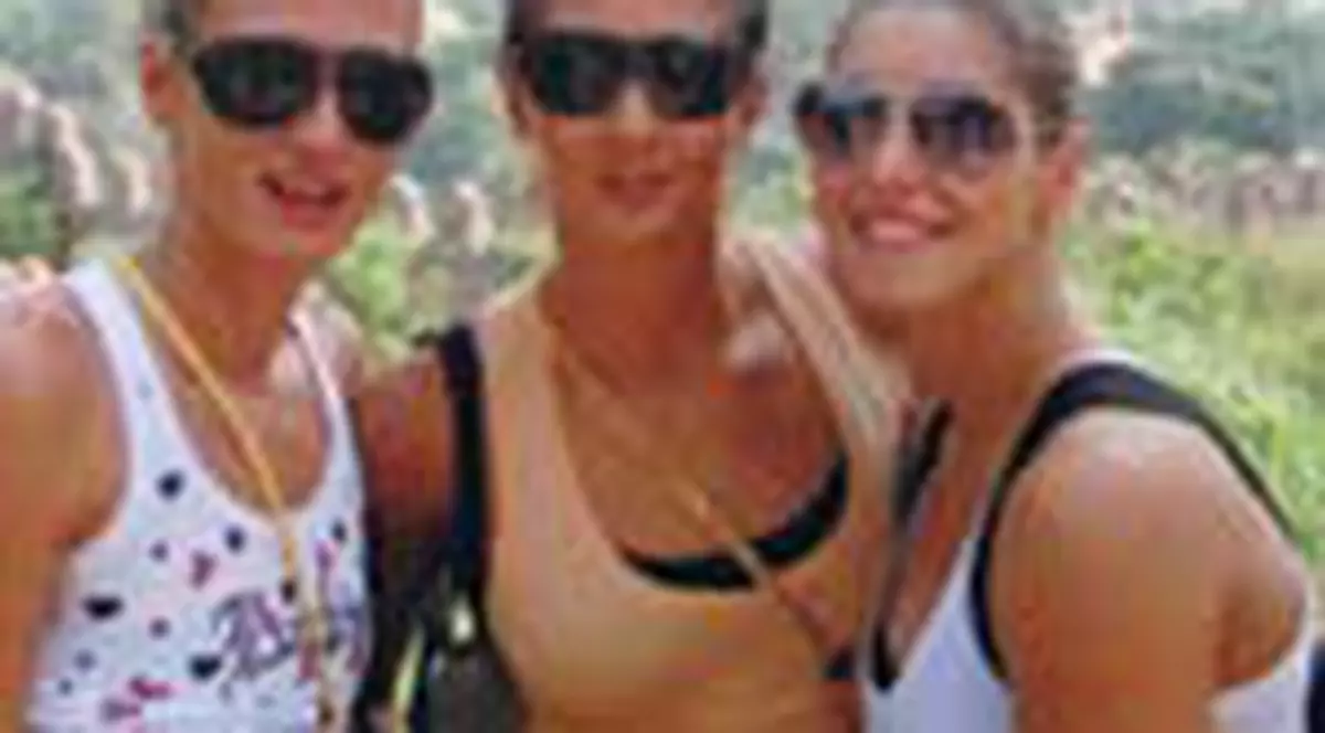 Camelia Potec si-a luat colier din perle naturale